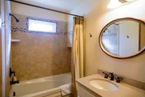 Cribb's Cove Cottage - Image 4