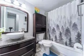Cozy Delux 2BR + 2BTH in Toronto. Just 9mins from YYZ Airport. - Image 3