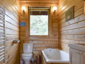 Secluded 3Bed Lodge With Hot Tub North Yorkshire - Image 2