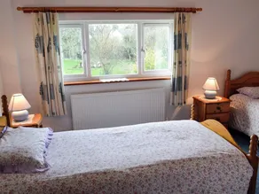 4 bedroom accommodation in Netherbury, Bridport - Image 4