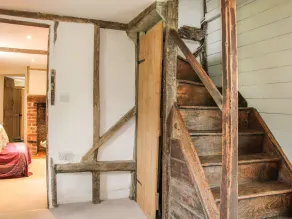 DENBIGH HALL, pet friendly, character holiday cottage in Presteigne - Image 2