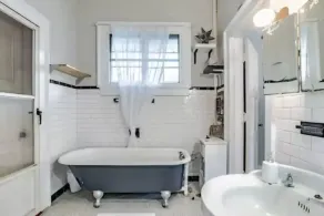 The Leinkauf Beauty-Modern Amenities, Local Charm! - Image 2