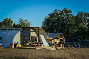Spezialzelt, Festivalatmosphäre, Platz für ein Kinderbett - Image 3