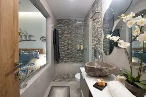 Exclusive beachfront penthouse retreat with private hot tub - Image 2