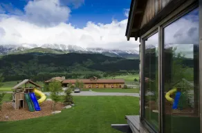 Luxueux complexe de 60 acres de ranch au cœur du magnifique canyon Bridger - Image 2