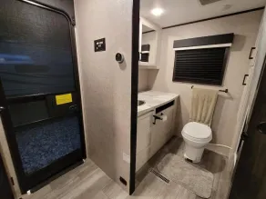 The Lighthouse RV-  Beautiful views- Boston Harbor I Olympia - Image 3