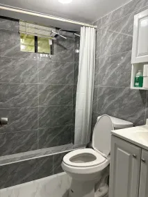 Beautiful 2/bedroom 2/Bathroom condo next to beach  - Image 4