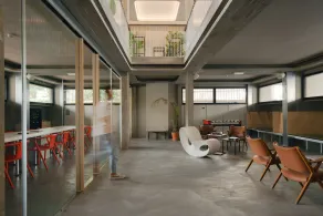 'RE-DAMA Hostel Firenze - Image 2