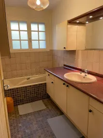 House sleeps 21, heated indoor pool, Padel 3mn away, 1h from Paris - Image 5