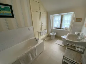 Historical Chapel Cottage. Professional Tennis Court, sea views, 2 mins to beach - Image 2