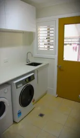 Secluded 3 bedroom hideaway, five minutes walk to Main Beach/Town Centre. - Image 4