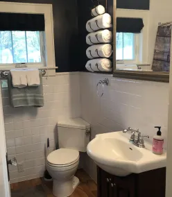 Croton Lake Front Cottage - Sunsets, water & a great cottage - Image 3