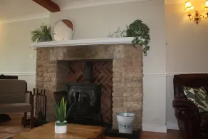 Spacious house on the edge of the Peak District - Image 2