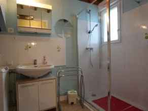 Cozy 2-BR Cottage in Regional Park, Near Utah Beach, Pet-Friendly, Private Garden & Terrace - Image 2