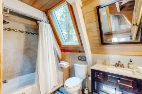 Stylish A-frame cabin with full kitchen, loft & spacious deck - dog-friendly - Image 3