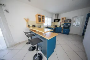 Beautiful house with large garden for 8 people with heated swimming pool - Image 5