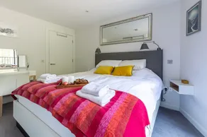 Castle View Luxury 1 Bed Flat - Image 3