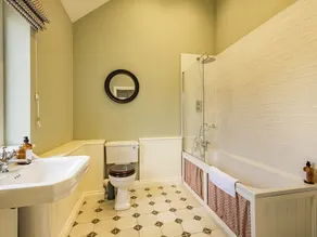 Stylish coastal living at its very best. - Image 2
