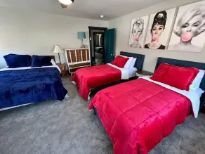 Cool, Retro Getaway in Heart of Downtown - Image 5
