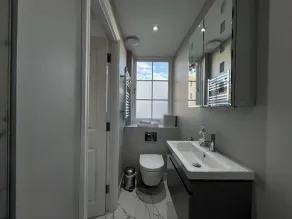 Wimbledon - Apartment - Sleeps 2 -Private Entrance - Image 3