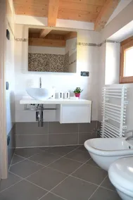 sommerhus på landet i en rolig landsby for en afslappende ferie - Image 2