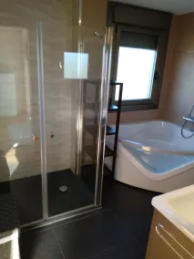 Maison design avec piscine. - Image 3