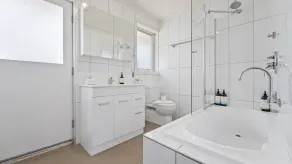 Sponars Onshore Apartment 1 - GRATIS ubegrænset WIFI - Image 3