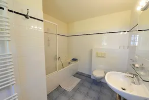 Apartamento vacacional \"Gut Grubnow Rügen - 1\" con vistas al lago, jardín compartido y Wi-Fi - Image 3