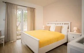 Villa Ella with private pool and spacious garden - Image 4
