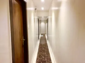 Budget Room Close to Mumbai Airport - Image 2