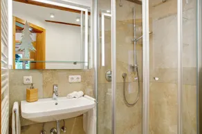 Casa vacanze 'Berghütte Waldhäuser' con vista montagna, terrazza privata e Wi-Fi - Image 2