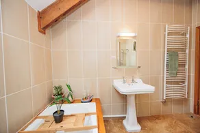 18th Century Coachhouse i en gårdhave indstilling - Image 3