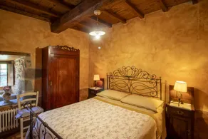 Typical and majestic Medieval Tower offering private pool and large garden. Panoramic position 3 km - Image 3