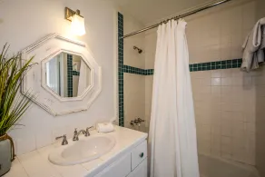 Updated 2-Bedroom W/Loft in Seaside 1 Block to Beach, 2 Adult Bikes, Sleeps 8 - Image 3