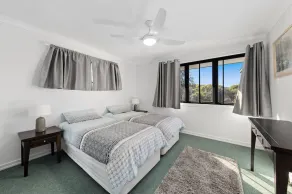 Ideal Beach Family Getaway with Ocean Views - Image 4