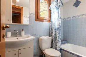 Casa vacanze 'Moraki Apartment 2 Andros' con terrazza privata, Wi-Fi e aria condizionata - Image 4