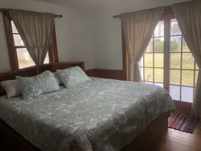 Hermosa propiedad en el lago Erie, 6 recámaras, 4 baños, playa privada, porche. - Image 5