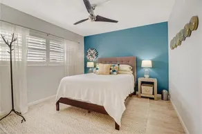 Updated condo with perfect Olde Naples location steps from famed 5th Ave S! - Image 3