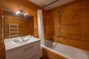 Appartement 'Ancienne Fruitière - Immoclean' avec vue sur les montagnes, terrasse privée et Wi-Fi - Image 2