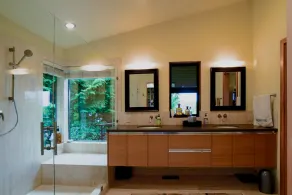 Modern Hillhouse with Lake Washington Views - Image 5