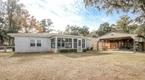 Crabbin Cabin - Spacious, Seasonal Riverside Home On The Ga Coast - Image 3