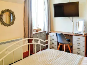 2 bedroom accommodation in Drummore - Image 5