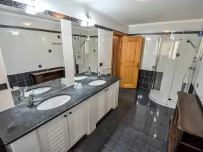 Beautiful apartment in villa for 8 people with WIFI, TV, balcony and pets allowed - Image 3