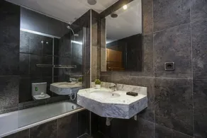 GALERA 2 Only Families House - Image 3