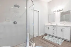 “Renovated 3BR Pool Home | Screened & Heated Pool | 3 King Beds” - Image 5