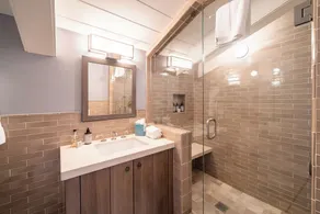Deluxe Snow-capped Suite, MTN views, hot tub+sauna access, steps from Vail Lifts - Image 5