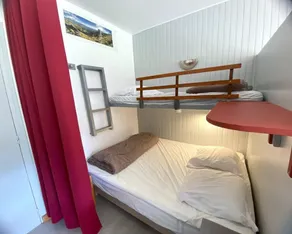 Ski-in/ski-out & foot of the slopes, 5th floor, view ski slopes, balcony, tv, 28m², Superdévoluy - Image 4