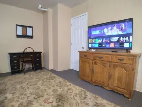 All-inclusive Apartment - 1 Bedroom, 1 Bath, Equipped Kitchen, & Laundry - Image 2