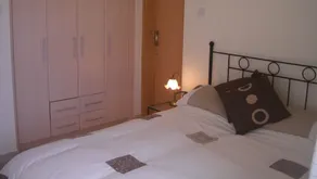 Herrliche Erdgeschosswohnung neben großem Pool, freiem Internet & Meerblick - Image 3