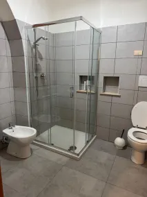 Casa Grande (170 metros quadrados), com jardim, a 5 minutos do mar em um monte de vinhas - Image 3